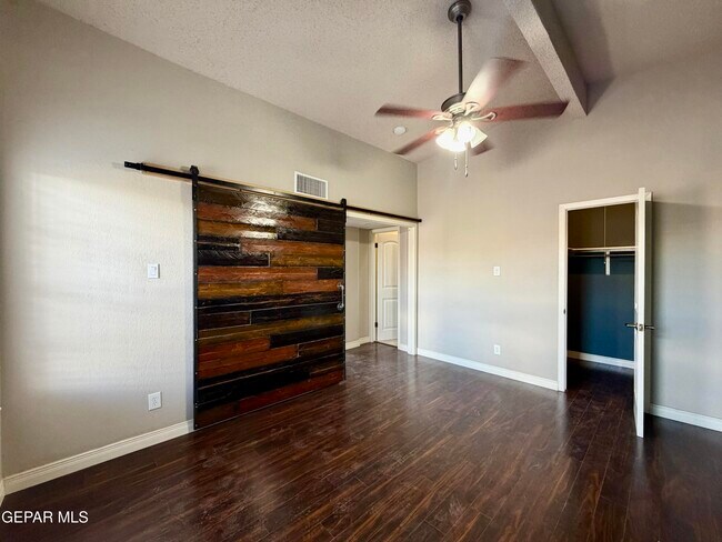 Building Photo - 11105 La Quinta Pl