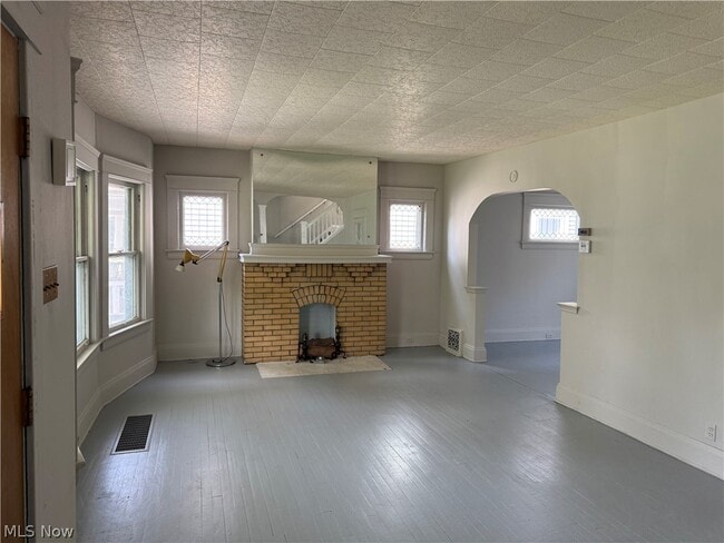 Building Photo - 9409 Kempton Ave