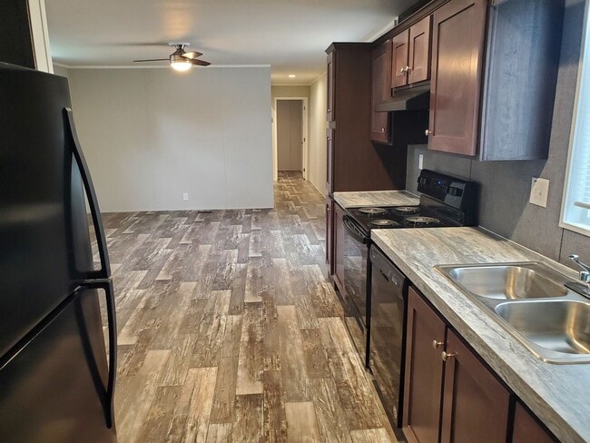 Building Photo - Brand new build 3 bedroom 2 bath modular h...