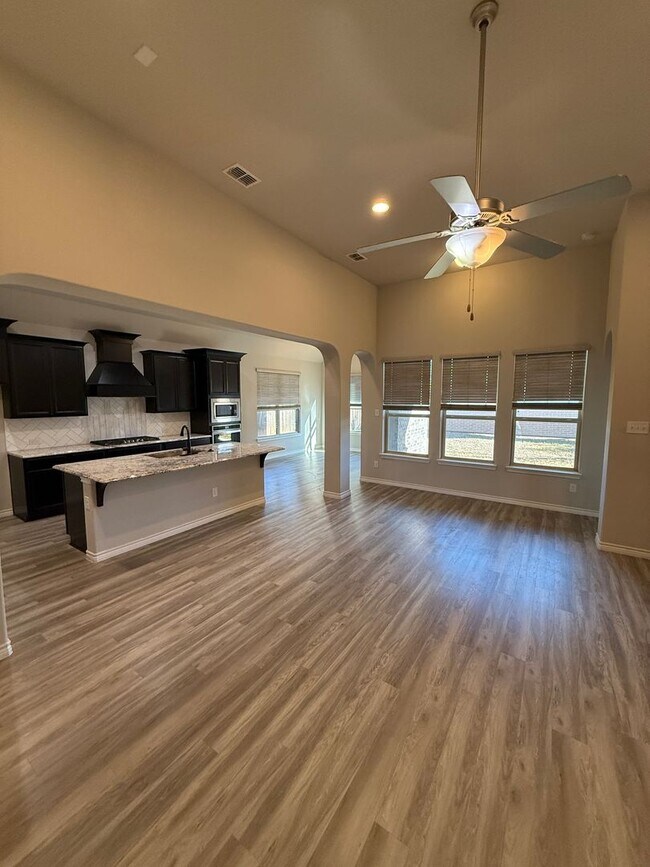 Building Photo - Charming 1-Story 4 Bedroom 2 Bathroom in Little Elm, TX