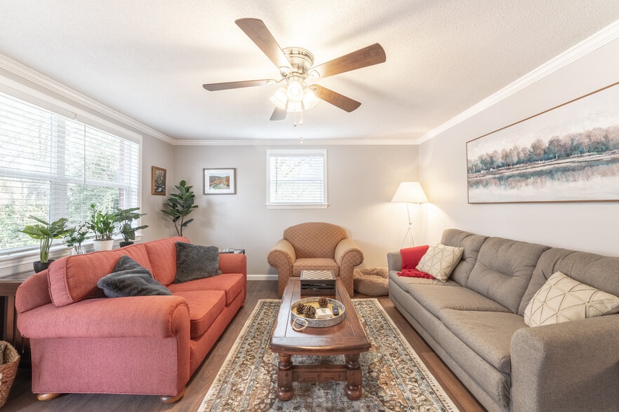 Building Photo - 291 9th Ave NW