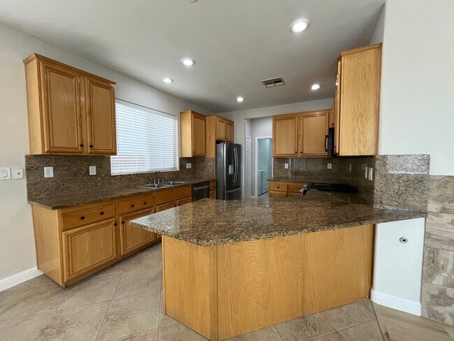 Building Photo - 2313 Scissortail Ct