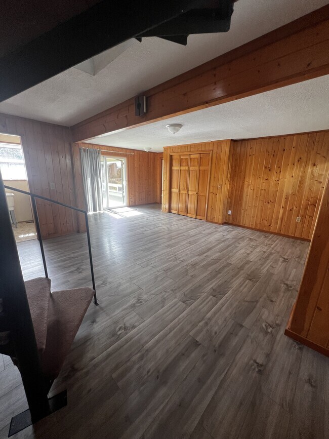 Building Photo - 146 Hawthorn Ln