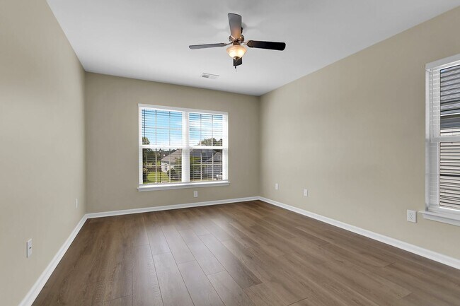 Building Photo - Charming 3BR Home with Private Fenced Backyard in Hunter’s Bend – Move-In Ready!