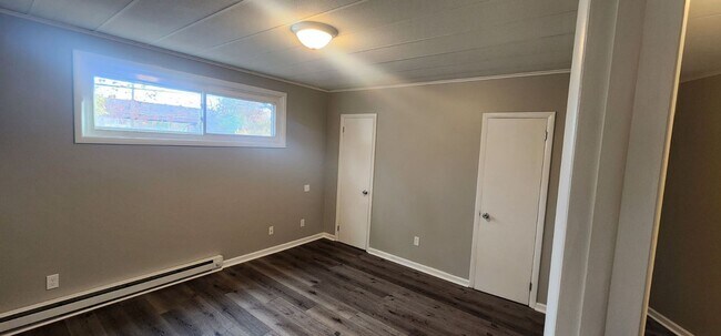 Building Photo - Newly Renovated 1-bedroom, 1-bathroom apartment on Northampton Street in Kingston is now available!