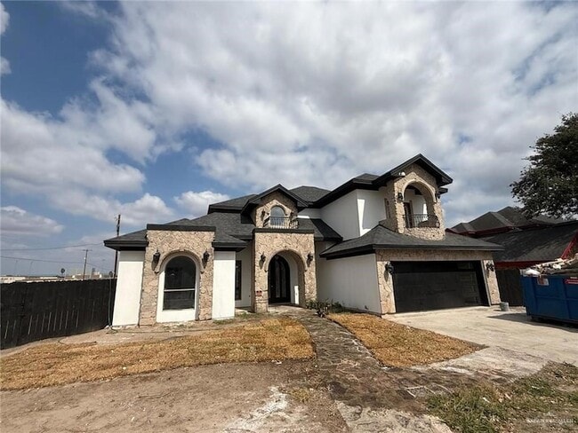 Building Photo - 801 Alameda Dr