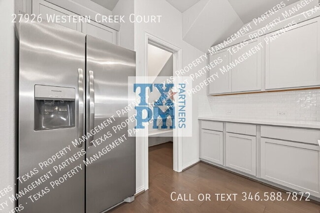 Building Photo - 27926 Western Crk Ct