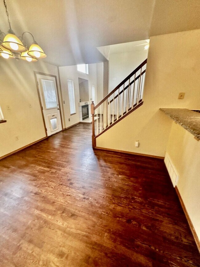 Building Photo - 5 Bedroom home on Fairweather for Rent!