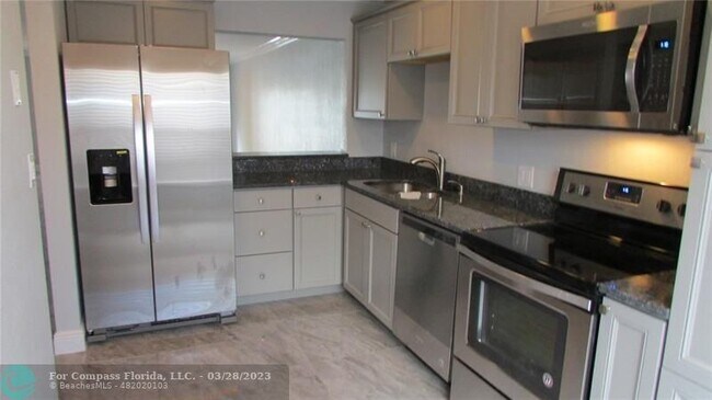 Building Photo - 1392 NW 97th Terrace