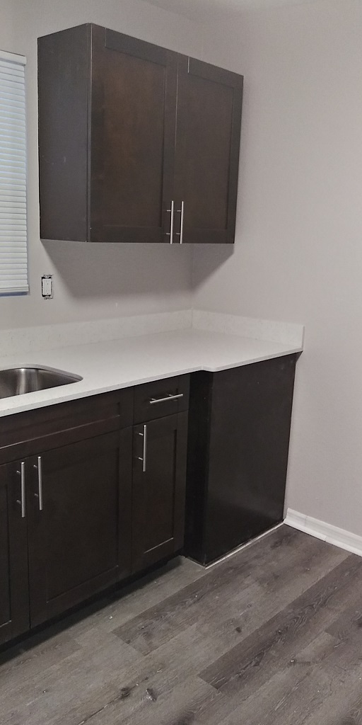 Kitchen - 701 E Hanlon St