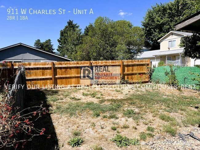 Building Photo - 911 Charles St