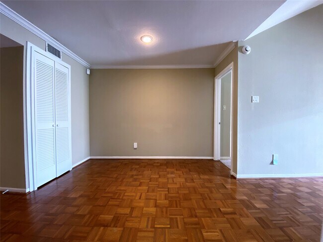 Building Photo - 751 Bering Dr