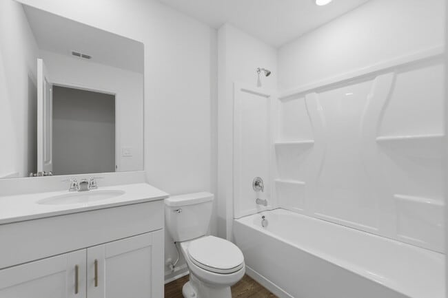 Building Photo - Available Now –NEW  Beautiful Move-In Ready Home in Ocala!INTERNET INCLUDED