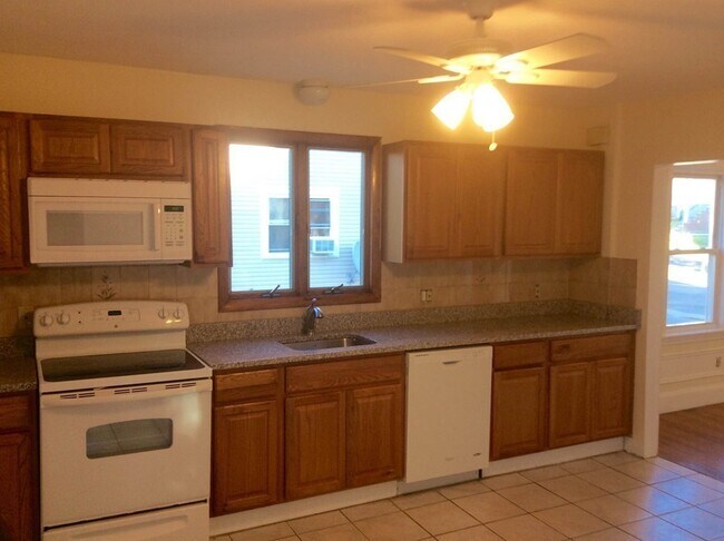 Primary Photo - 61-63-63 Bartlett Ave