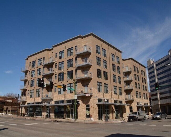 Primary Photo - 229 S Dubuque St