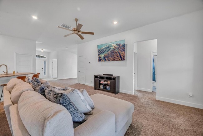 Building Photo - 5361 San Benedetto Pl