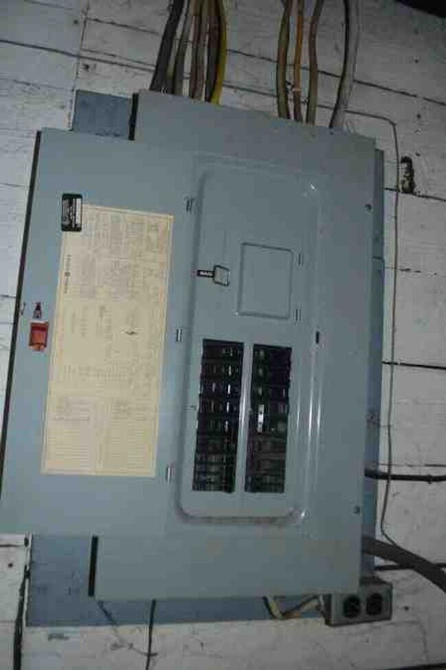 Building Photo - 1111 Locust St