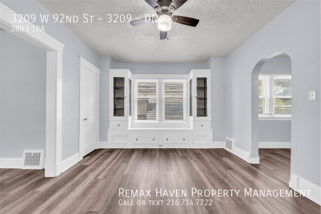 Building Photo - 3209 W 92nd St