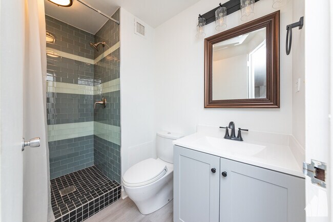 Building Photo - 1415 N Dearborn St