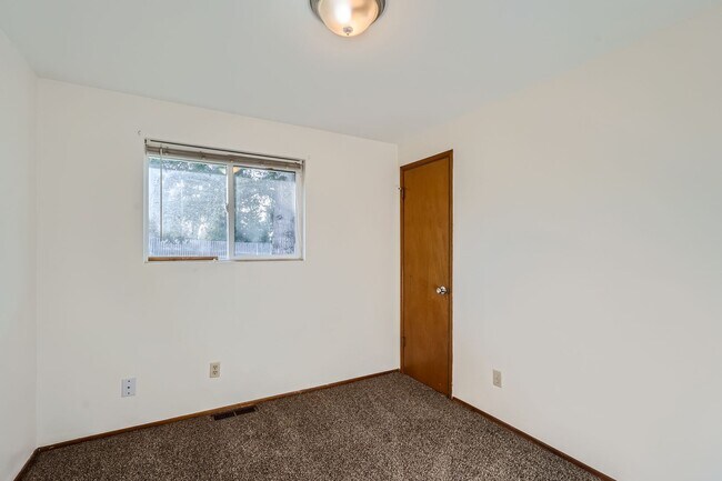 Building Photo - 4012 S 288th St