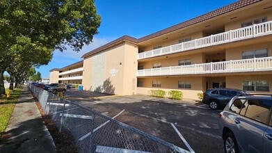 Building Photo - 5881 NW 16th Pl