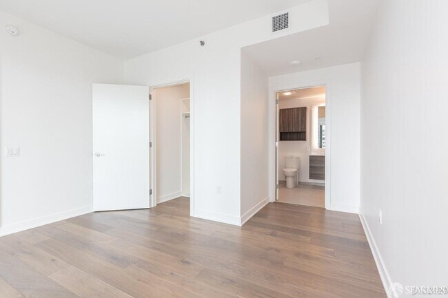 Building Photo - 280 Spear St