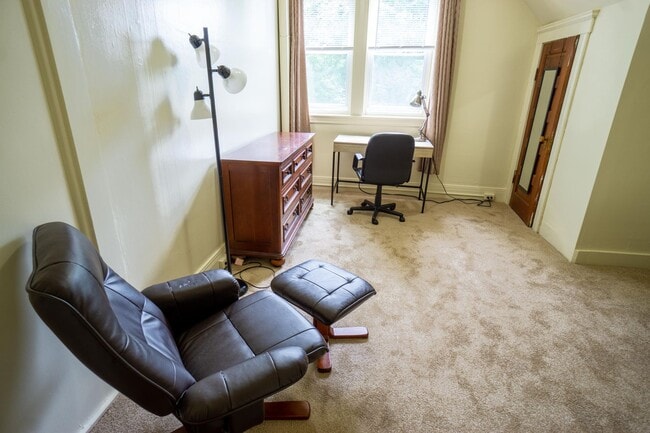 Building Photo - 113 Comstock Pl