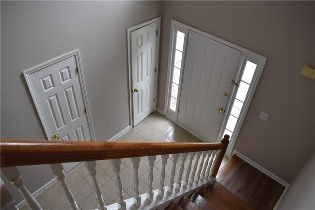 Building Photo - 610 Durham Ridge Dr NW