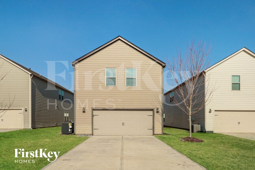 Building Photo - 4003 Armstrong Farm Dr