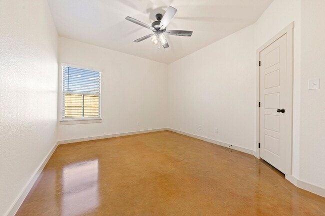 Building Photo - 1912 Caspian Trl