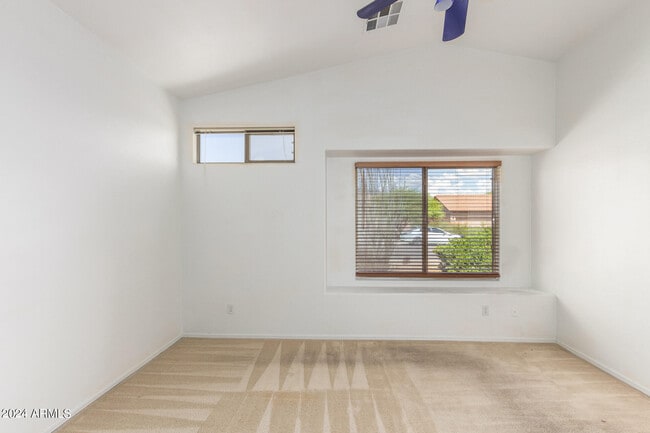 Building Photo - 8845 E Rainier Dr