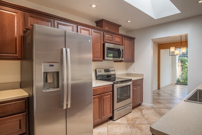 Building Photo - 2921 Valle Vista
