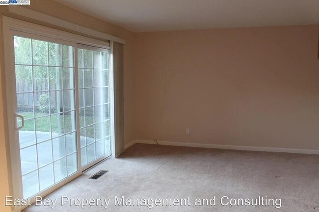 Building Photo - 843 Avalon Way