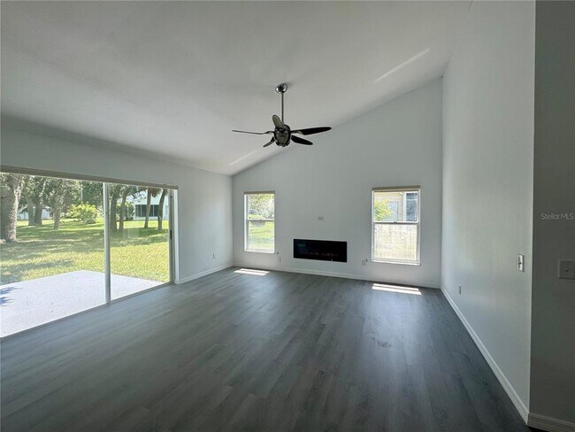 Building Photo - 215 Hollowbrook Cir