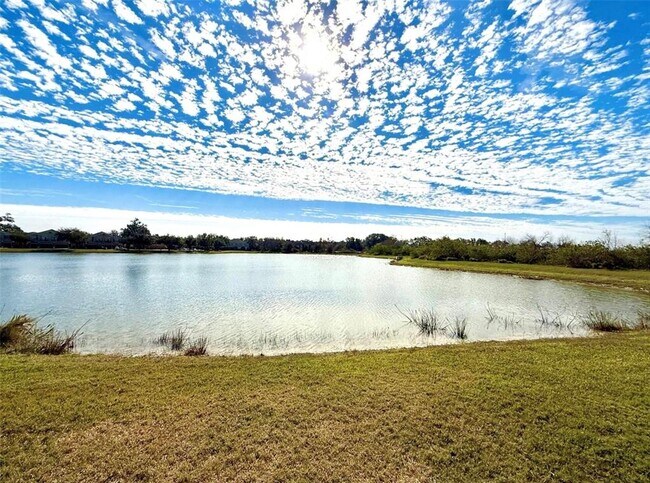 Building Photo - 1604 Scarlet Oak Loop