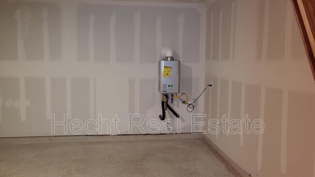 Building Photo - 9239 Navarro Vis