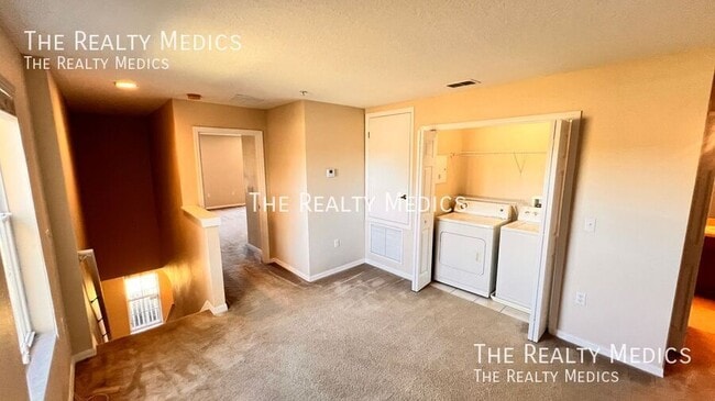 Building Photo - 331 Freedom's Ring Dr