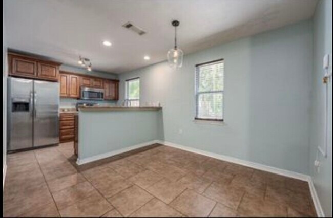 Building Photo - 44 Wildwood St