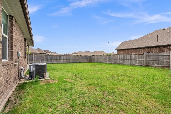 Building Photo - 13900 Mcarthur Dr