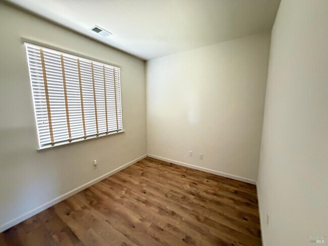 Building Photo - 760 Turnberry Terrace