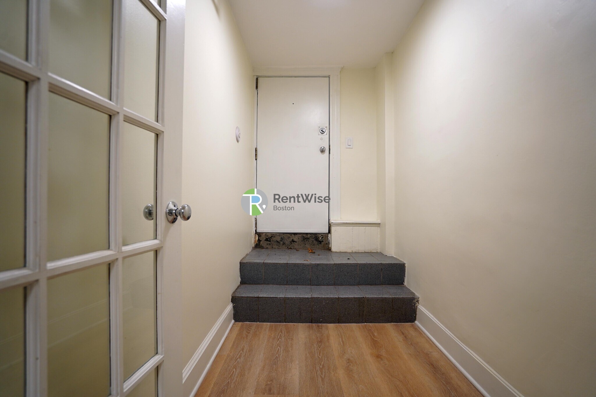 Building Photo - 6 Camelot Ct