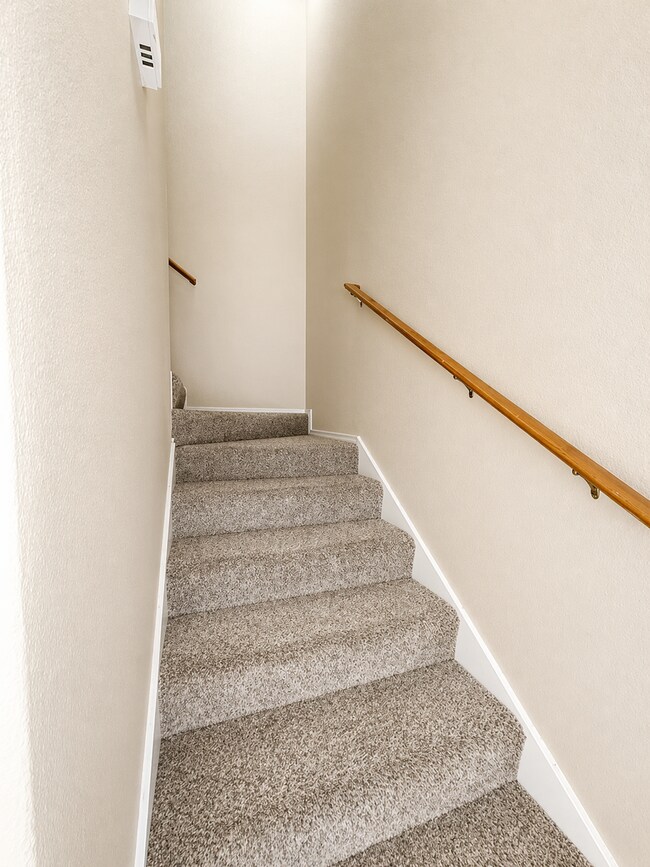 Building Photo - 3 BED / 2.5 Bath AVAILABLE NOW, APPLY TODAY ON OUR WEBSITE!!