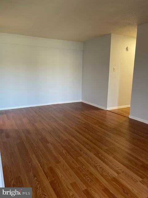 Building Photo - 2409 Pond View Dr
