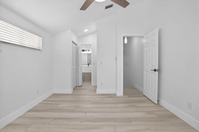 Building Photo - 5230 Woodruff Ln