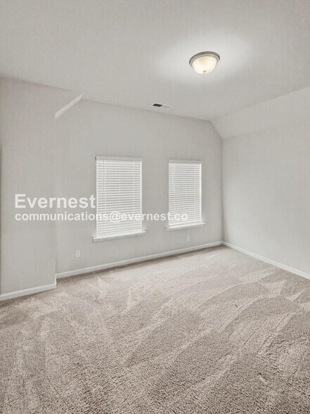 Building Photo - 320 Paxton LN