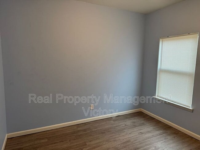 Building Photo - 2004 Kensington Ct