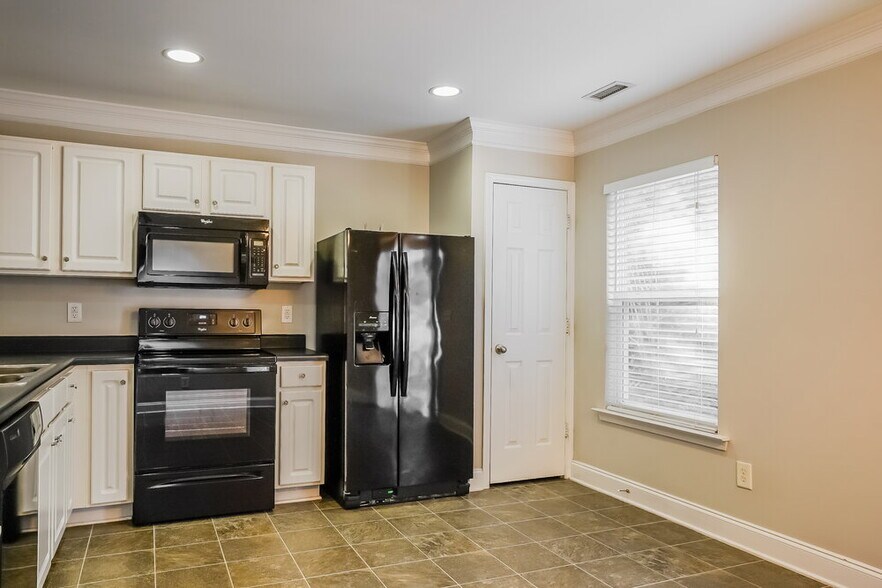 Building Photo - 447 Averasboro Dr