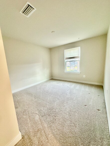 Building Photo - 5311 Striped Maple St