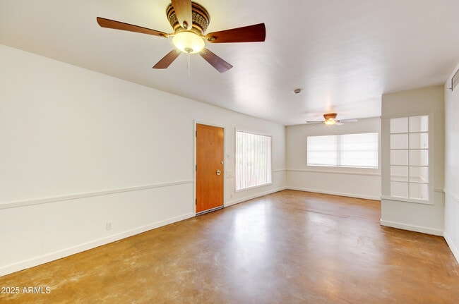 Building Photo - 1301 W Osborn Rd