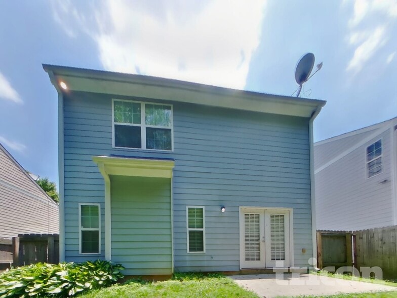 Building Photo - 204 Cole Ct